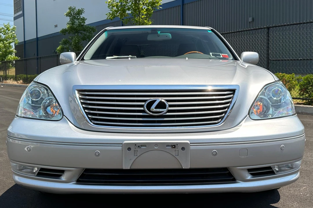 2005 Lexus LS 3rd Gen - Image 2 of 31
