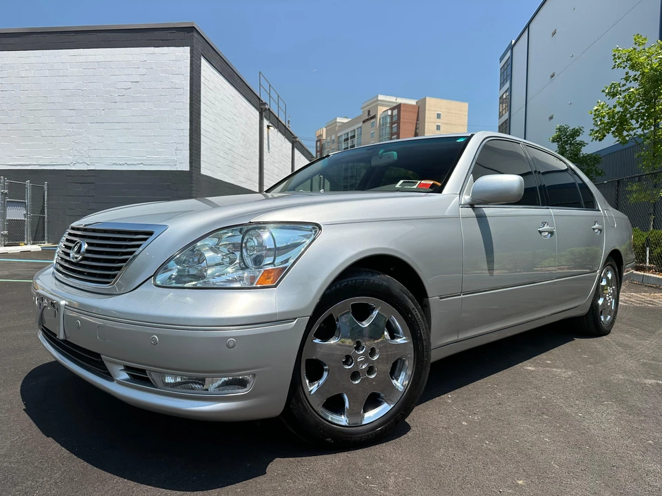 2005 Lexus LS 3rd Gen - Image 22 of 31