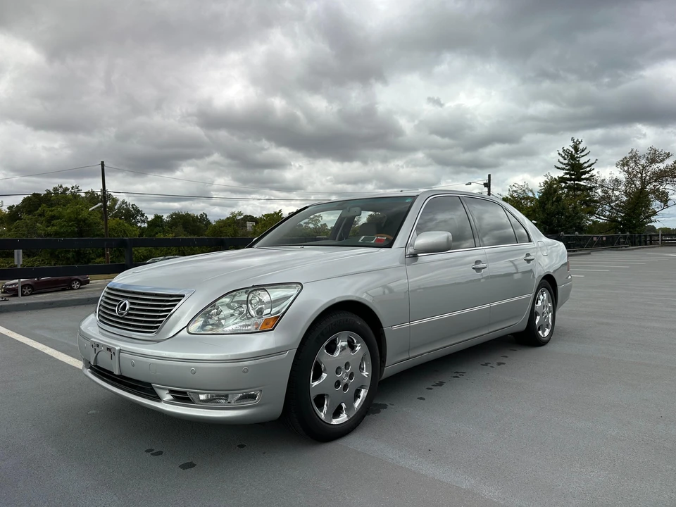2005 Lexus LS 3rd Gen - Image 8 of 31