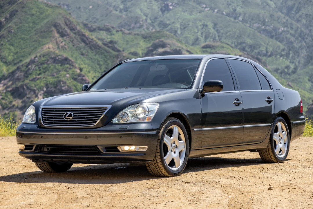 2005 Lexus LS 3rd Gen - Image 11 of 31