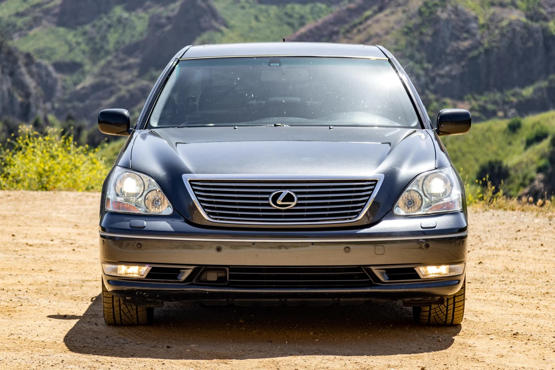 2005 Lexus LS 3rd Gen - Image 2 of 31