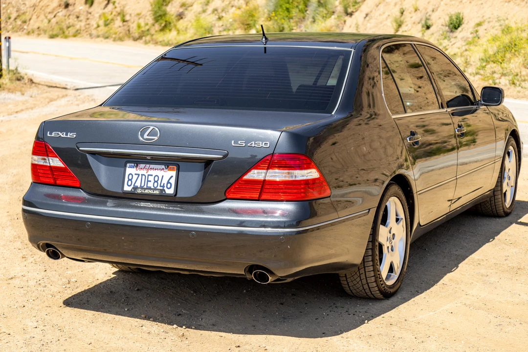2005 Lexus LS 3rd Gen - Image 14 of 31
