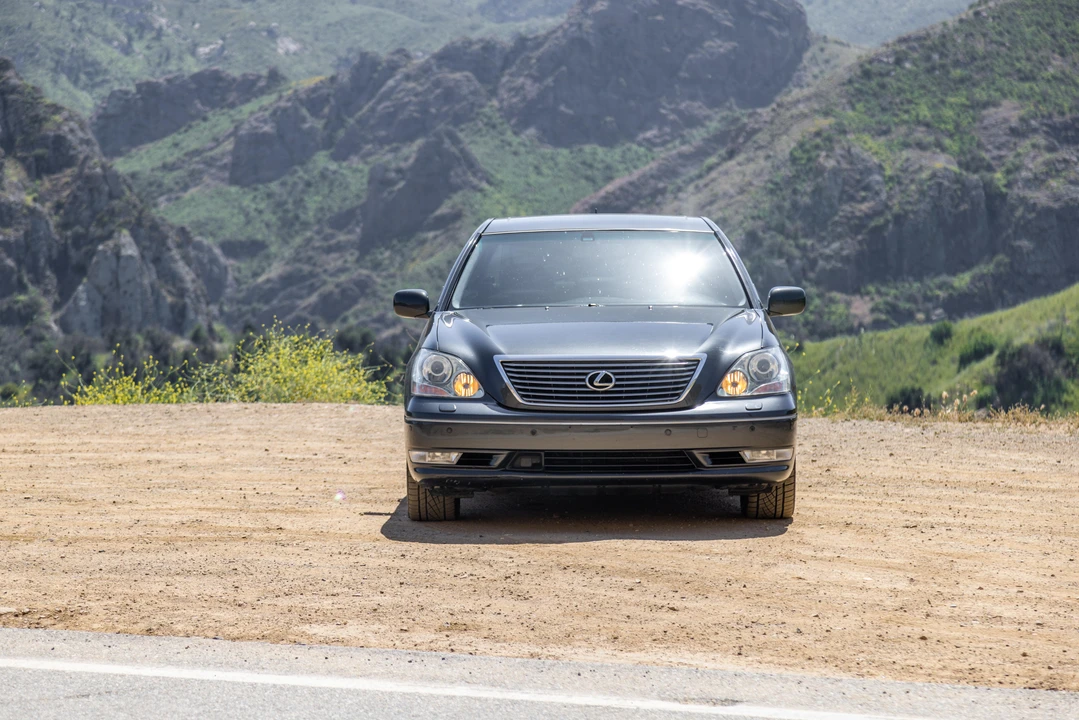 2005 Lexus LS 3rd Gen - Image 6 of 31