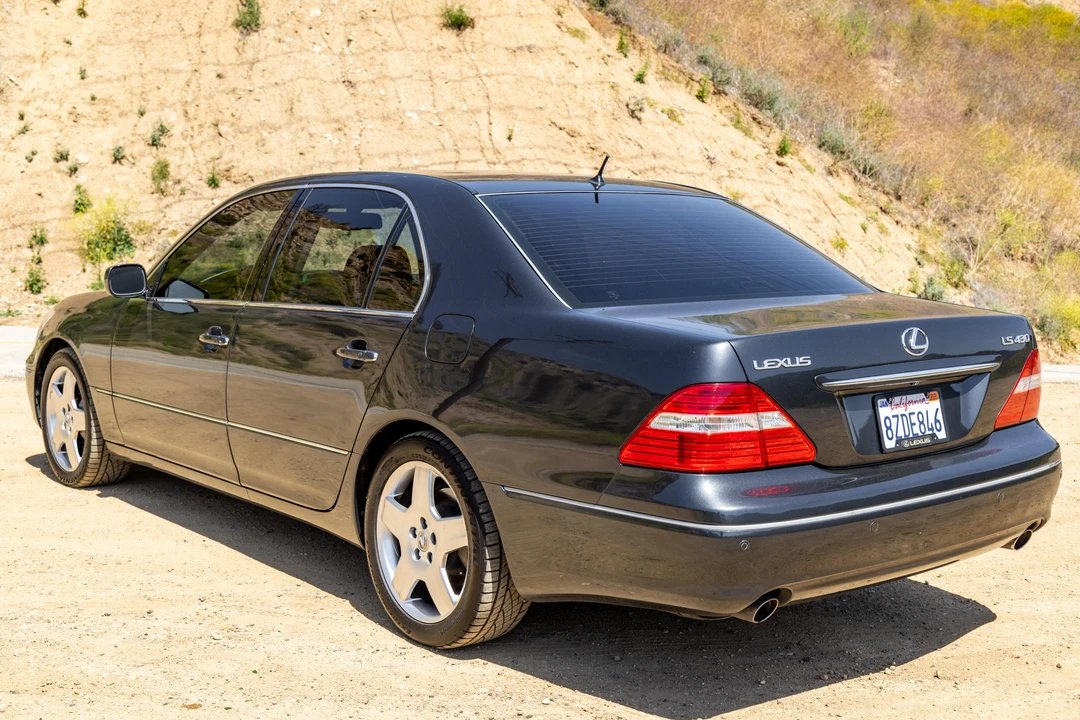 2005 Lexus LS 3rd Gen - Image 4 of 31