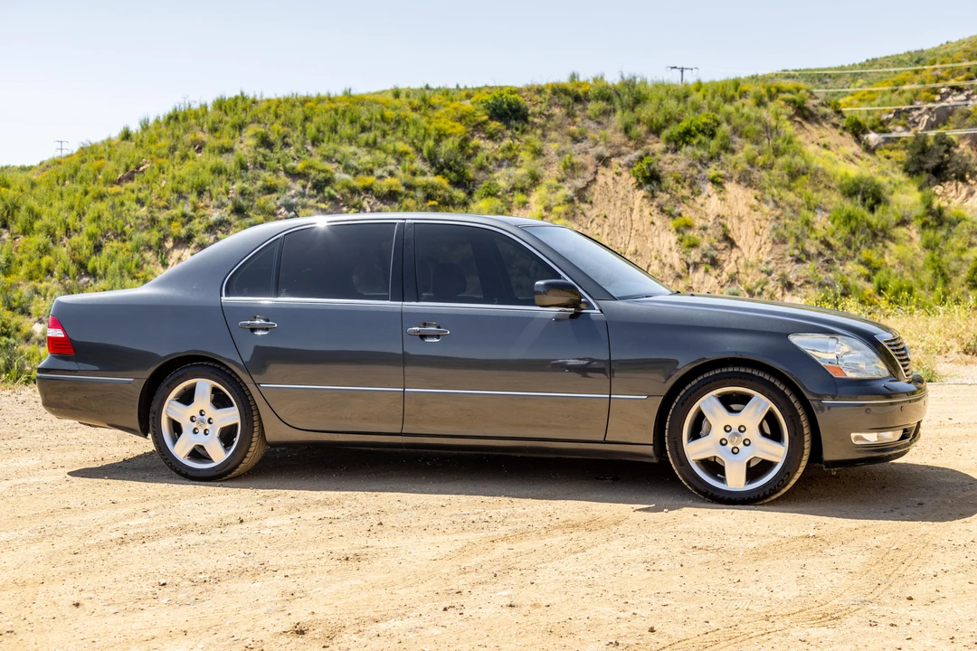 2005 Lexus LS 3rd Gen - Image 18 of 31
