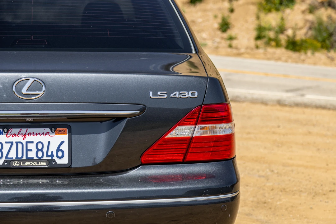 2005 Lexus LS 3rd Gen - Image 30 of 31