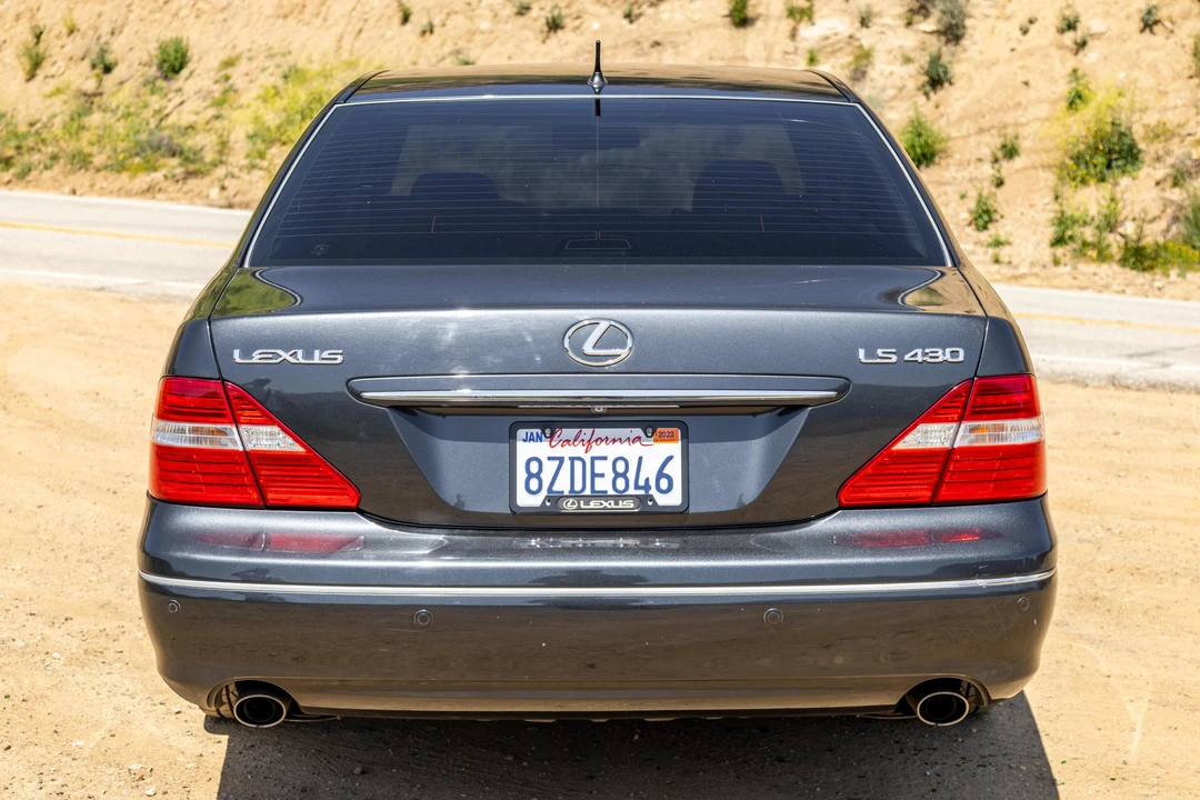 2005 Lexus LS 3rd Gen - Image 5 of 31