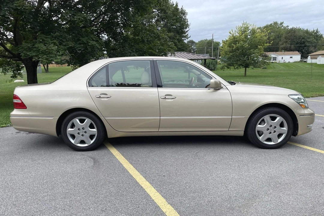 2005 Lexus LS 3rd Gen - Image 3 of 31