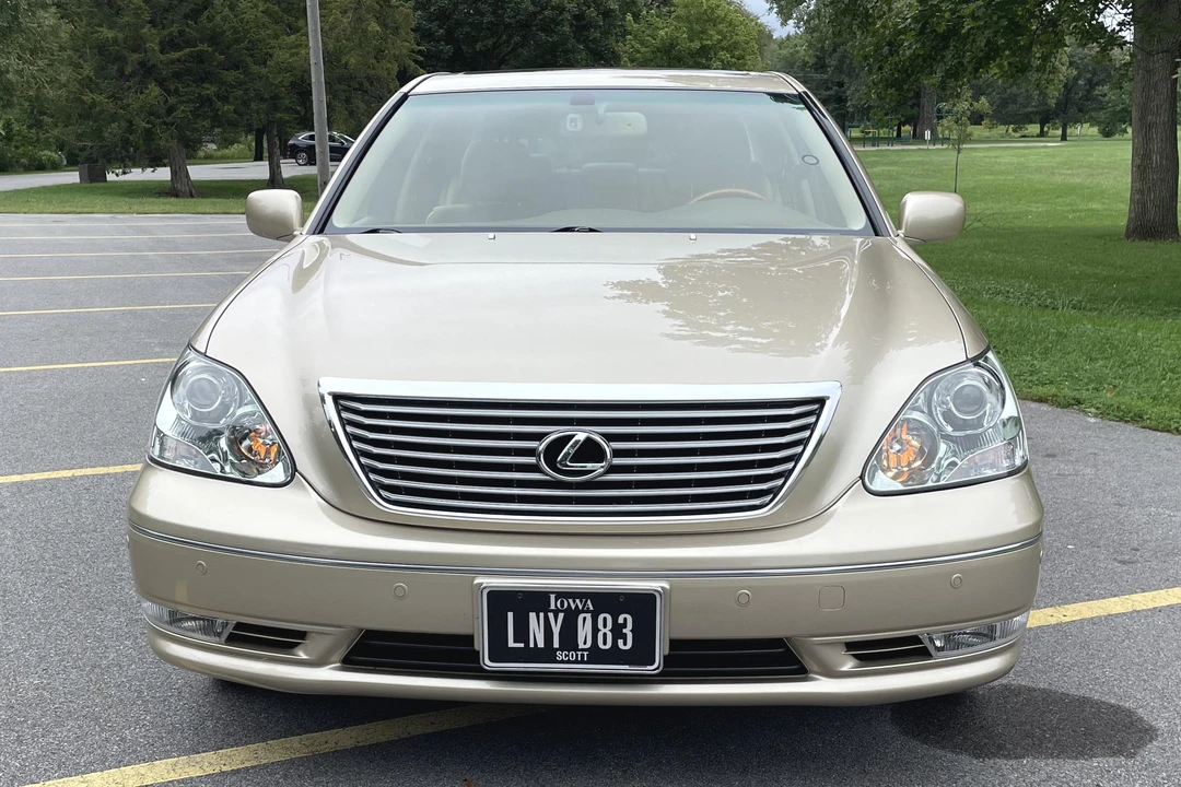 2005 Lexus LS 3rd Gen - Image 2 of 31