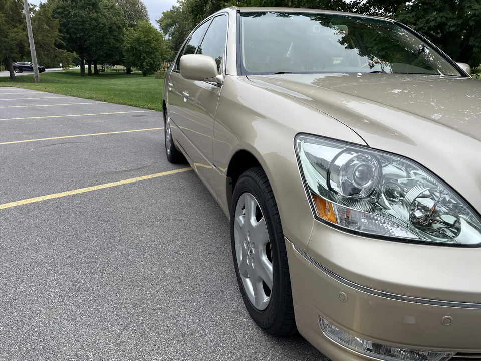 2005 Lexus LS 3rd Gen - Image 26 of 31
