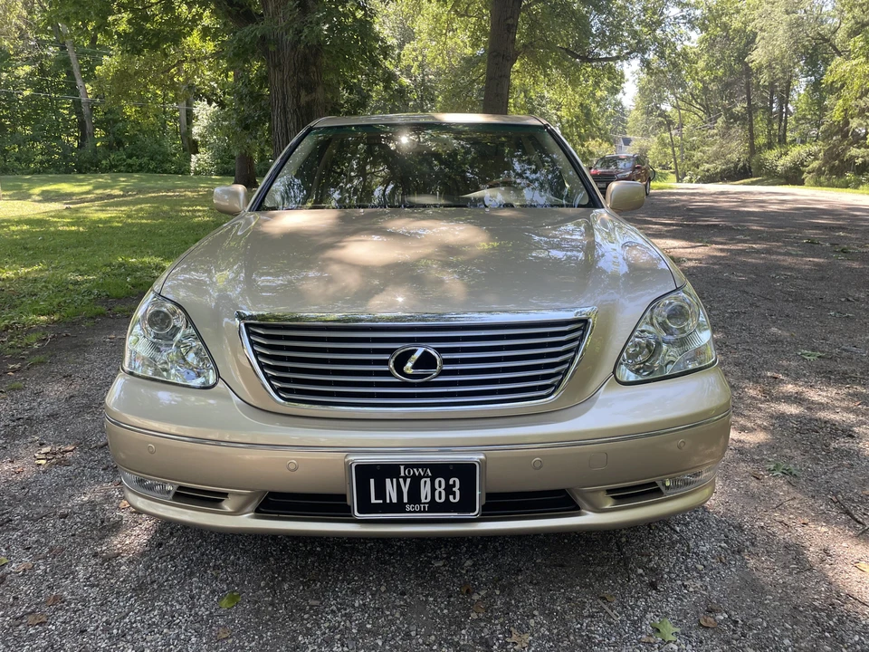 2005 Lexus LS 3rd Gen - Image 6 of 31