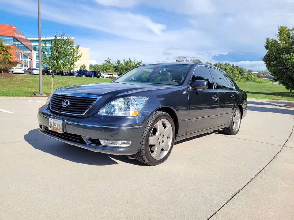 2005 Lexus LS 3rd Gen - Image 12 of 31