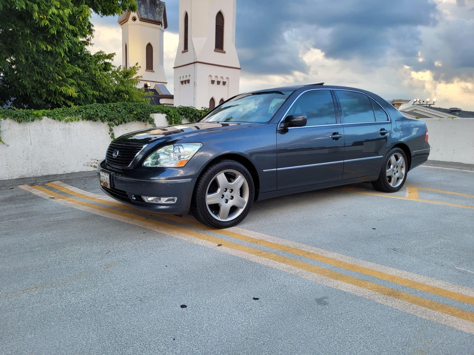 2005 Lexus LS 3rd Gen - Image 17 of 31