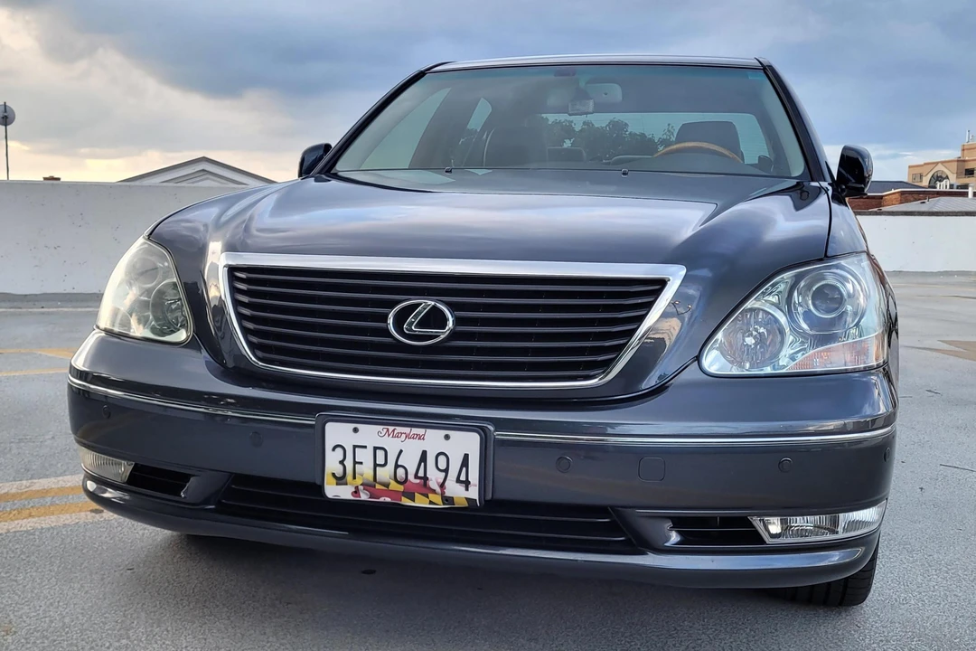 2005 Lexus LS 3rd Gen - Image 2 of 31