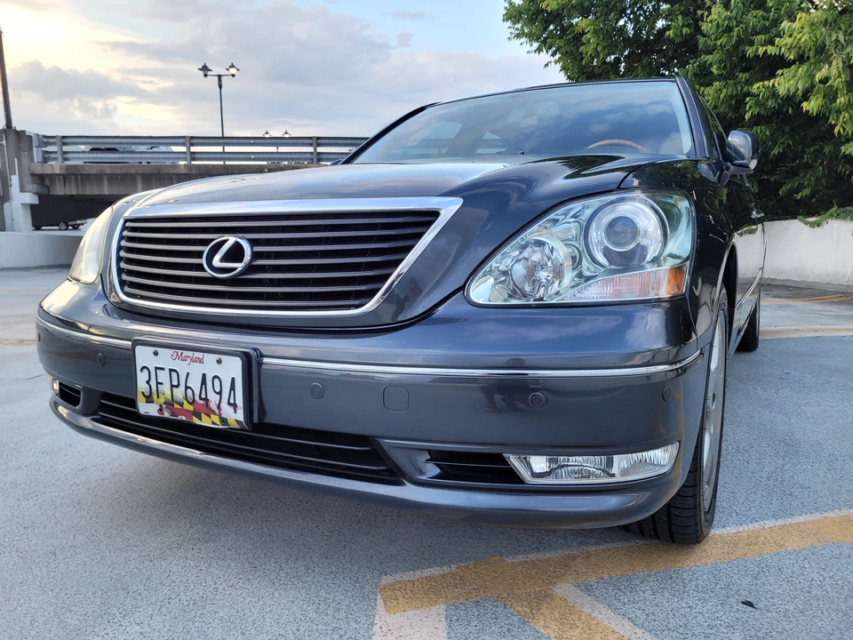 2005 Lexus LS 3rd Gen - Image 9 of 31