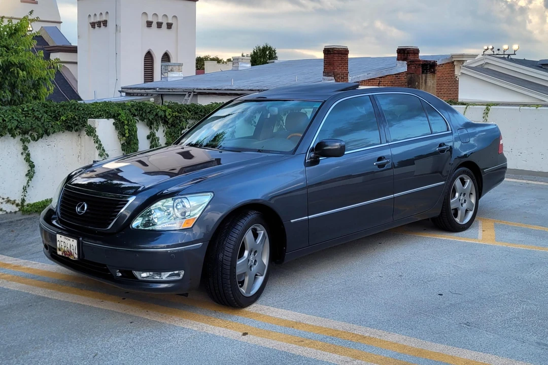 2005 Lexus LS 3rd Gen - Image 15 of 31