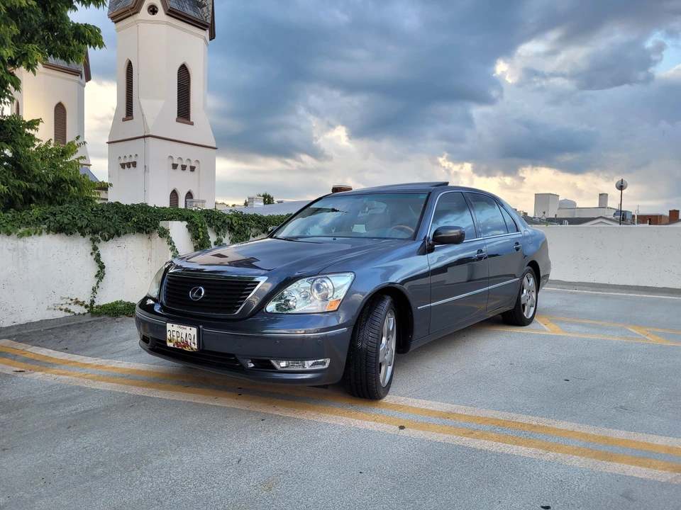 2005 Lexus LS 3rd Gen - Image 14 of 31