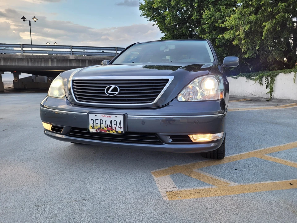 2005 Lexus LS 3rd Gen - Image 8 of 31