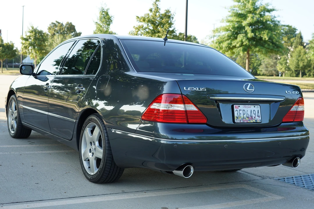 2005 Lexus LS 3rd Gen - Image 21 of 31