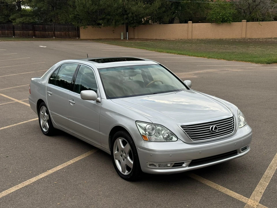 2005 Lexus LS 3rd Gen - Image 24 of 31