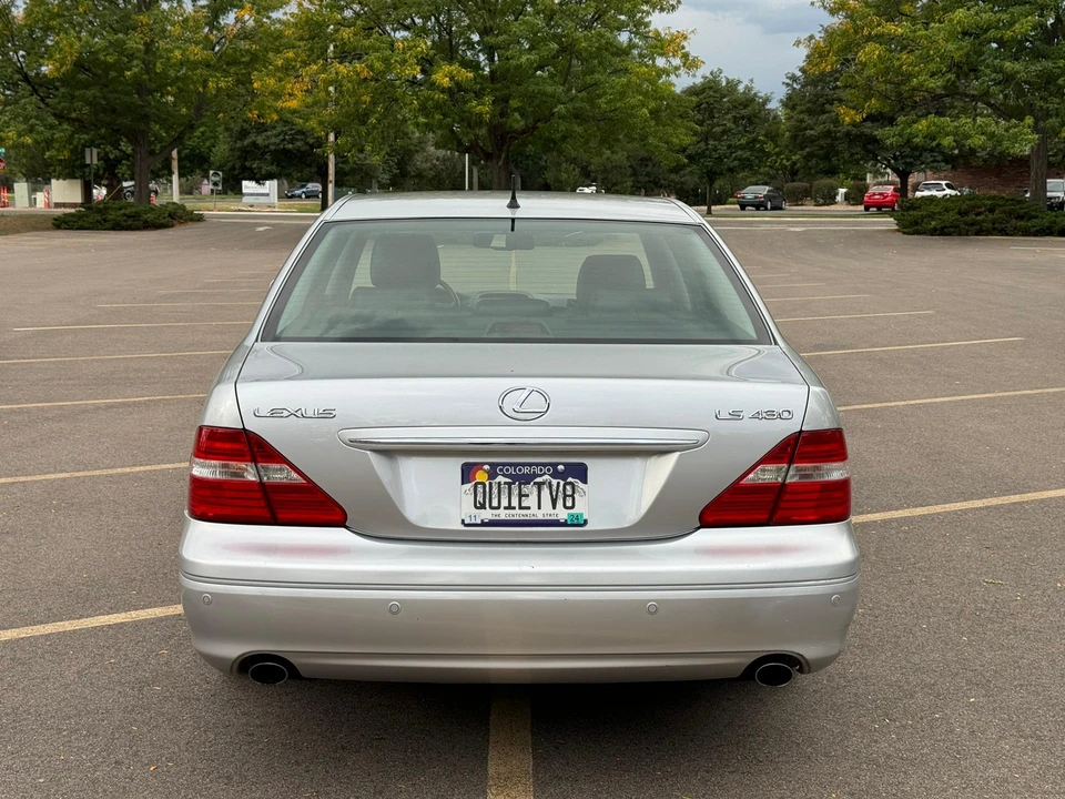 2005 Lexus LS 3rd Gen - Image 13 of 31