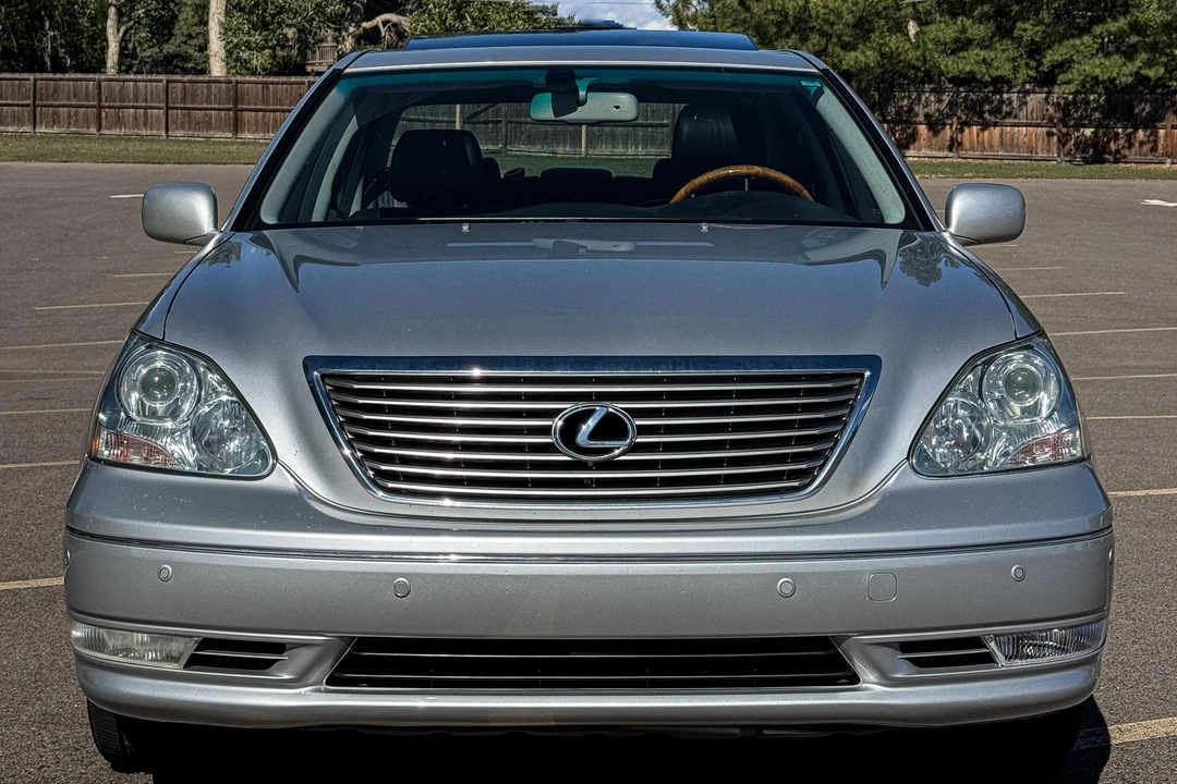 2005 Lexus LS 3rd Gen - Image 2 of 31