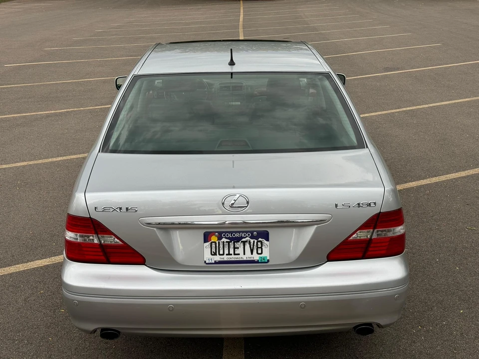 2005 Lexus LS 3rd Gen - Image 14 of 31