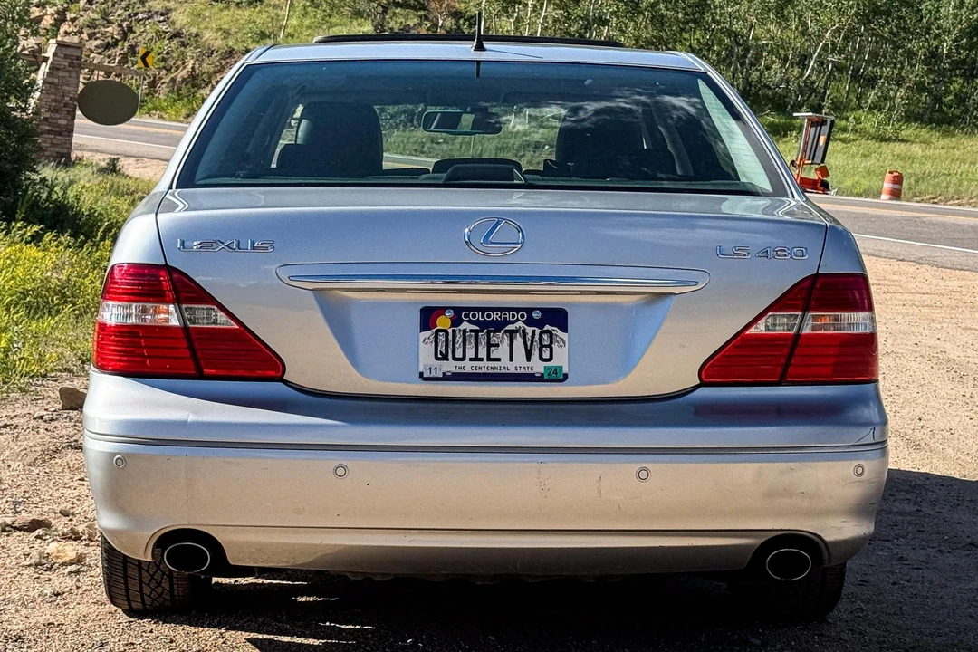 2005 Lexus LS 3rd Gen - Image 5 of 31