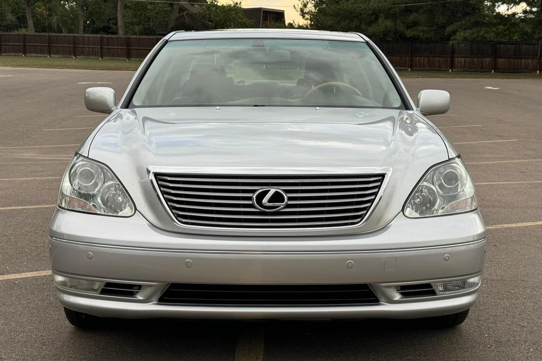 2005 Lexus LS 3rd Gen - Image 6 of 31