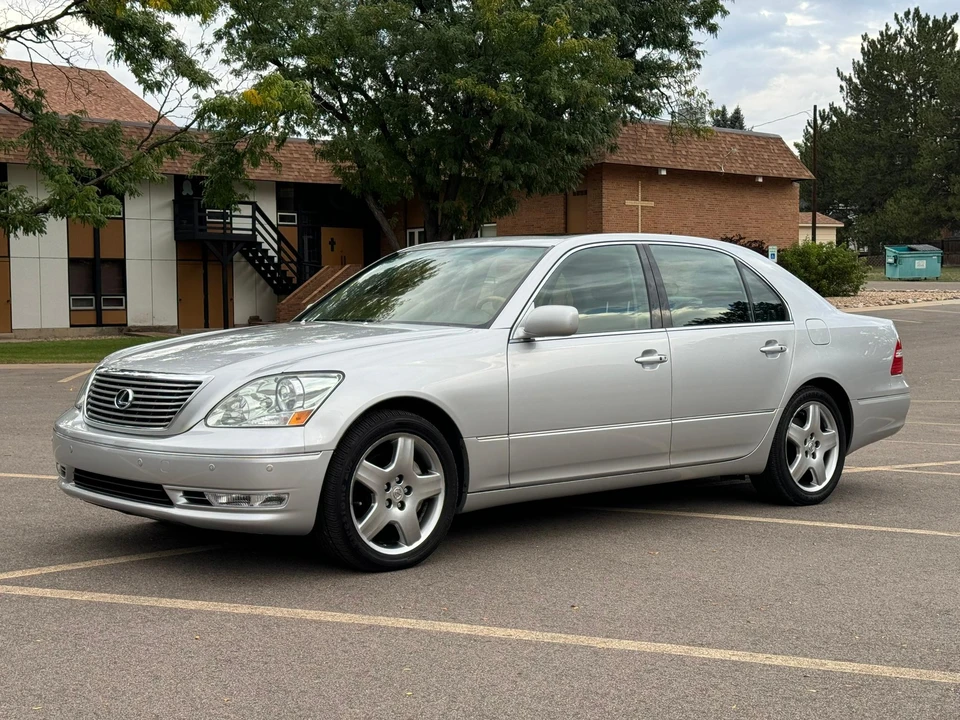 2005 Lexus LS 3rd Gen - Image 9 of 31