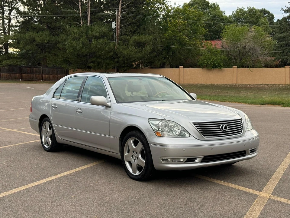2005 Lexus LS 3rd Gen - Image 22 of 31
