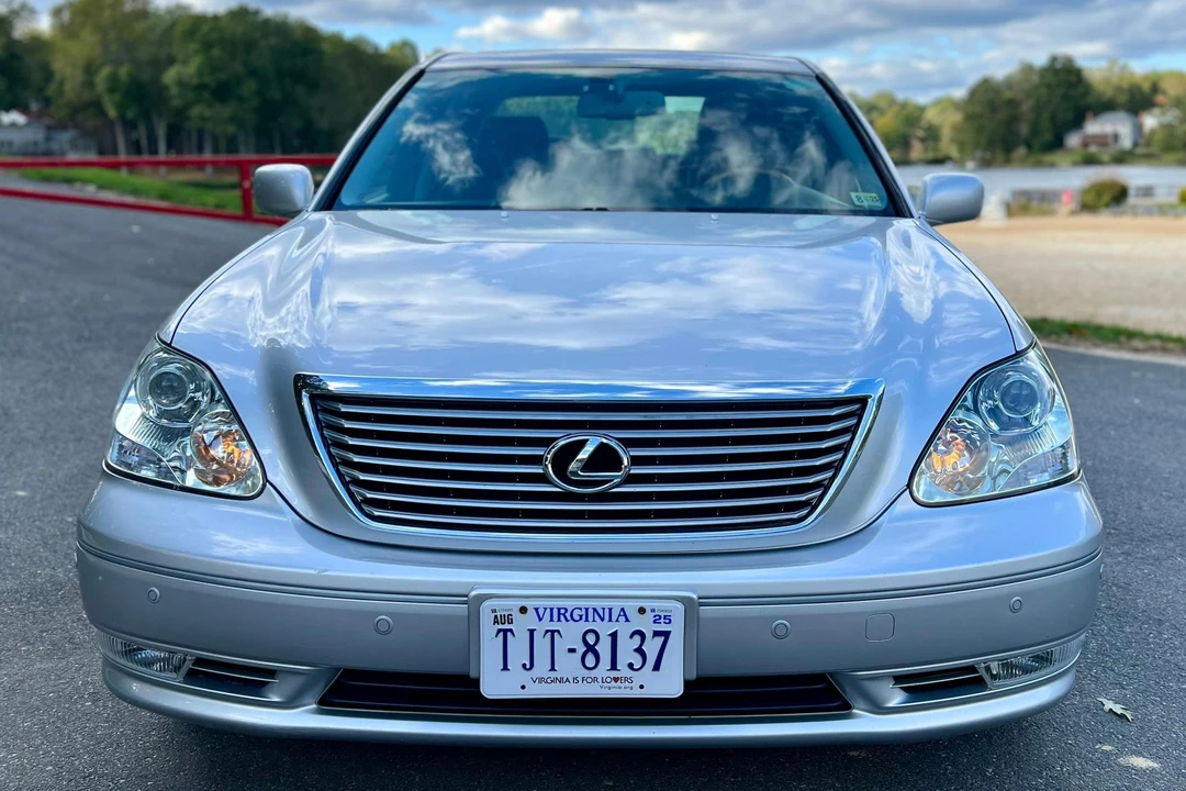 2005 Lexus LS 3rd Gen - Image 2 of 31