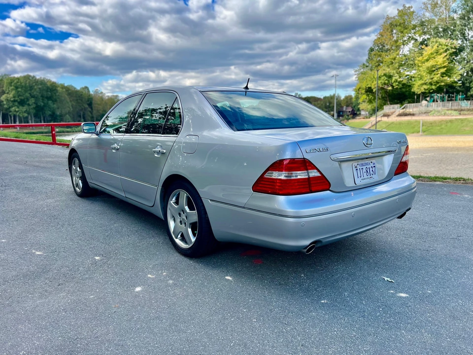 2005 Lexus LS 3rd Gen - Image 6 of 31