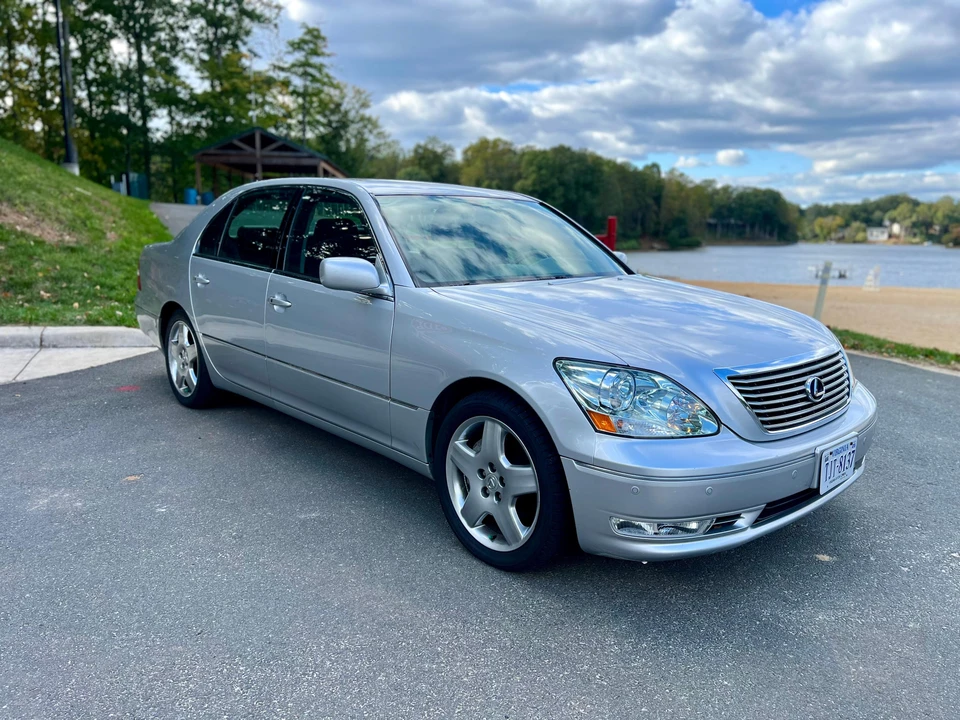 2005 Lexus LS 3rd Gen - Image 8 of 31