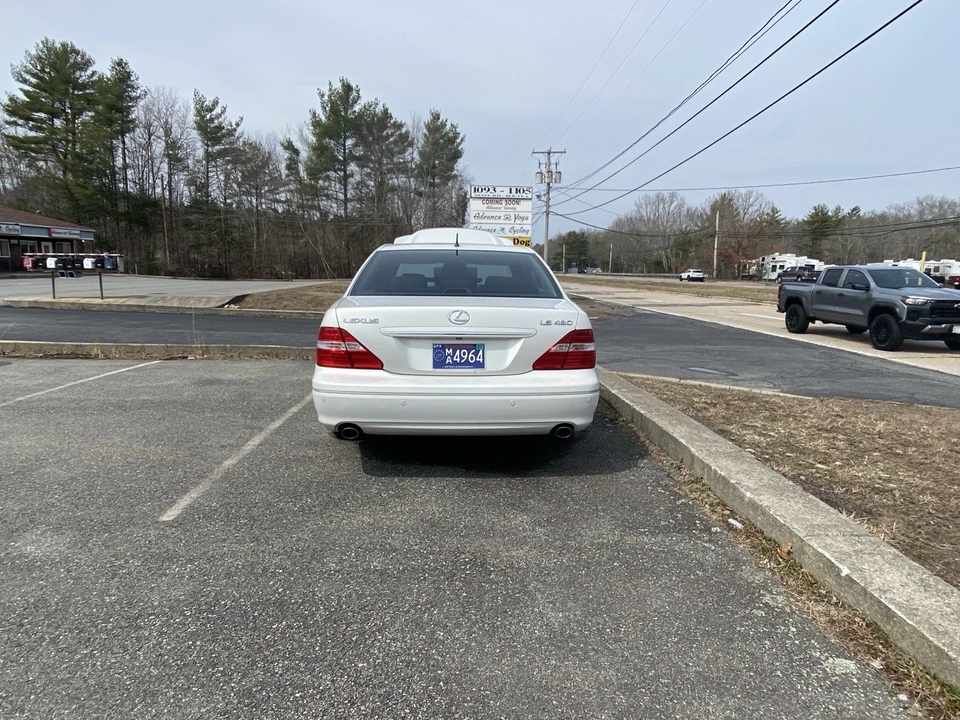 2005 Lexus LS 3rd Gen - Image 2 of 14