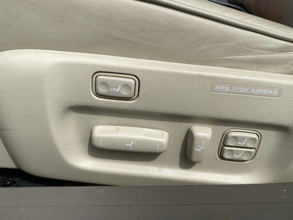 2005 Lexus LS 3rd Gen - Image 14 of 14