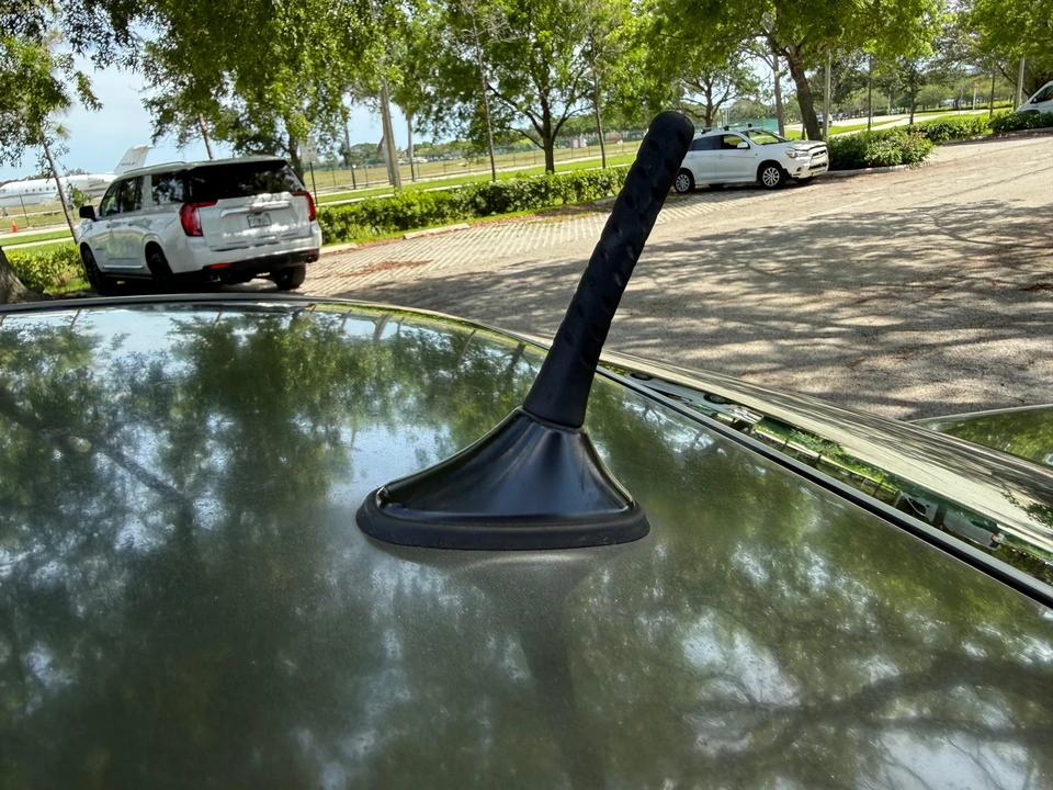 2005 Lexus LS 3rd Gen - Image 30 of 31