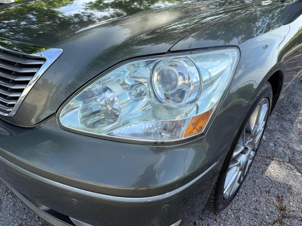 2005 Lexus LS 3rd Gen - Image 18 of 31