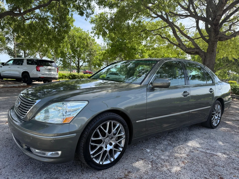 2005 Lexus LS 3rd Gen - Image 7 of 31