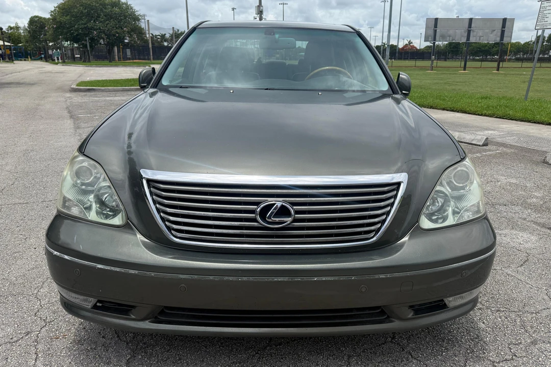 2005 Lexus LS 3rd Gen - Image 2 of 31
