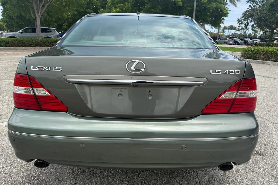 2005 Lexus LS 3rd Gen - Image 5 of 31