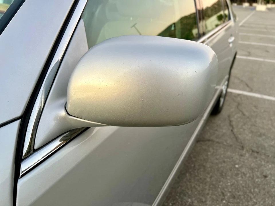 2005 Lexus LS 3rd Gen - Image 26 of 31