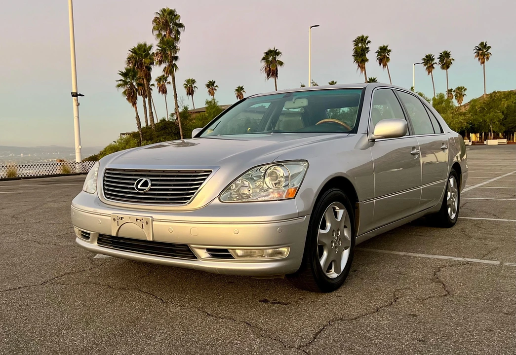 2005 Lexus LS 3rd Gen - Image 9 of 31