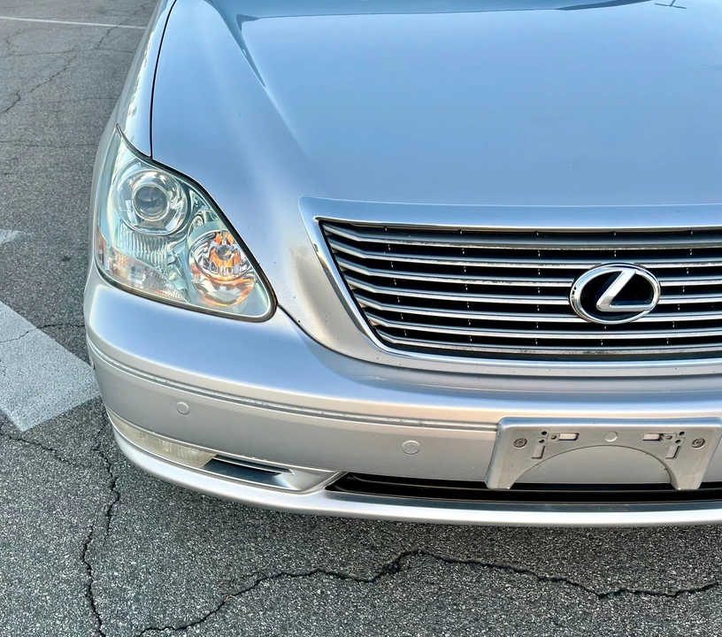 2005 Lexus LS 3rd Gen - Image 21 of 31