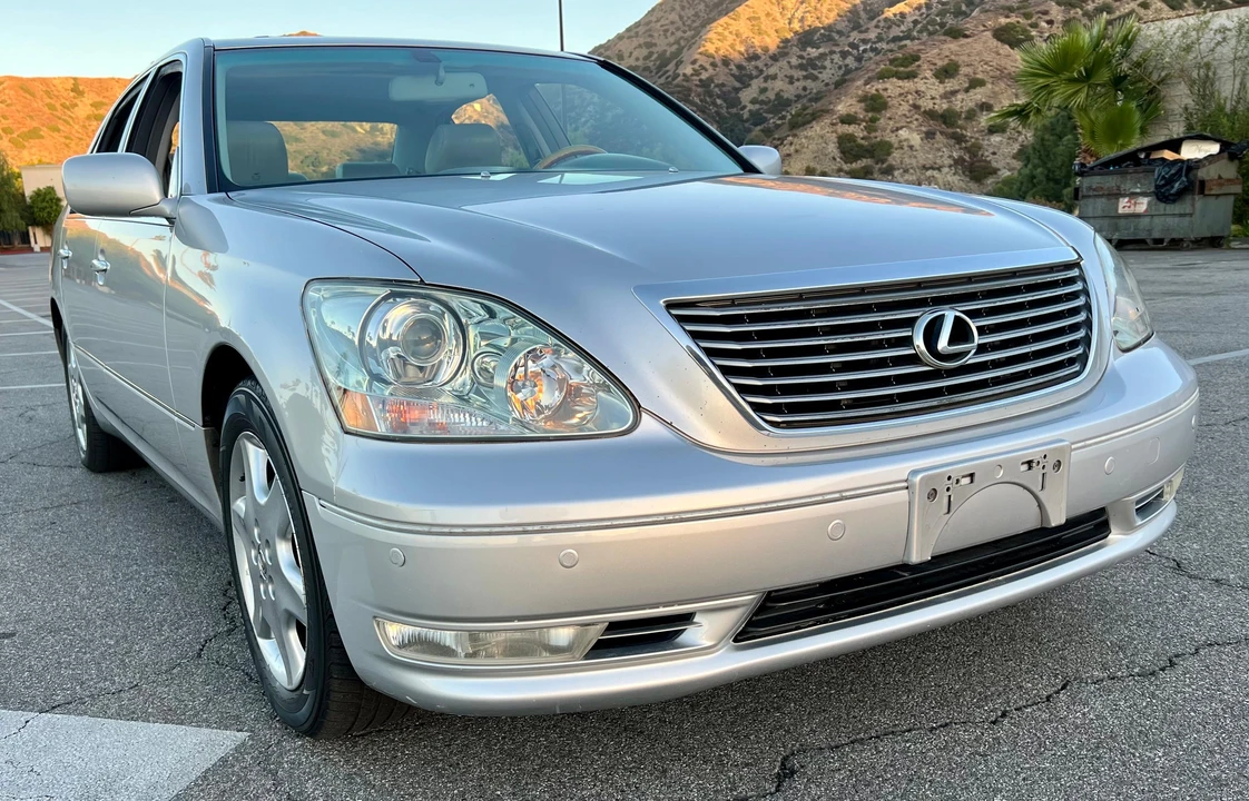 2005 Lexus LS 3rd Gen - Image 15 of 31