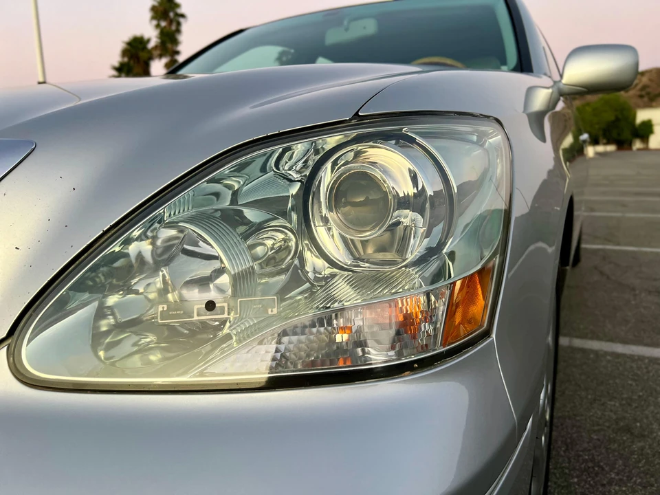 2005 Lexus LS 3rd Gen - Image 25 of 31
