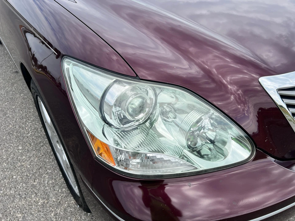 2005 Lexus LS 3rd Gen - Image 22 of 31