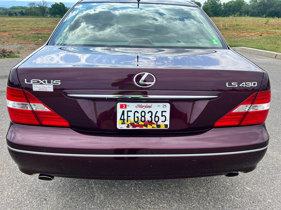2005 Lexus LS 3rd Gen - Image 14 of 31