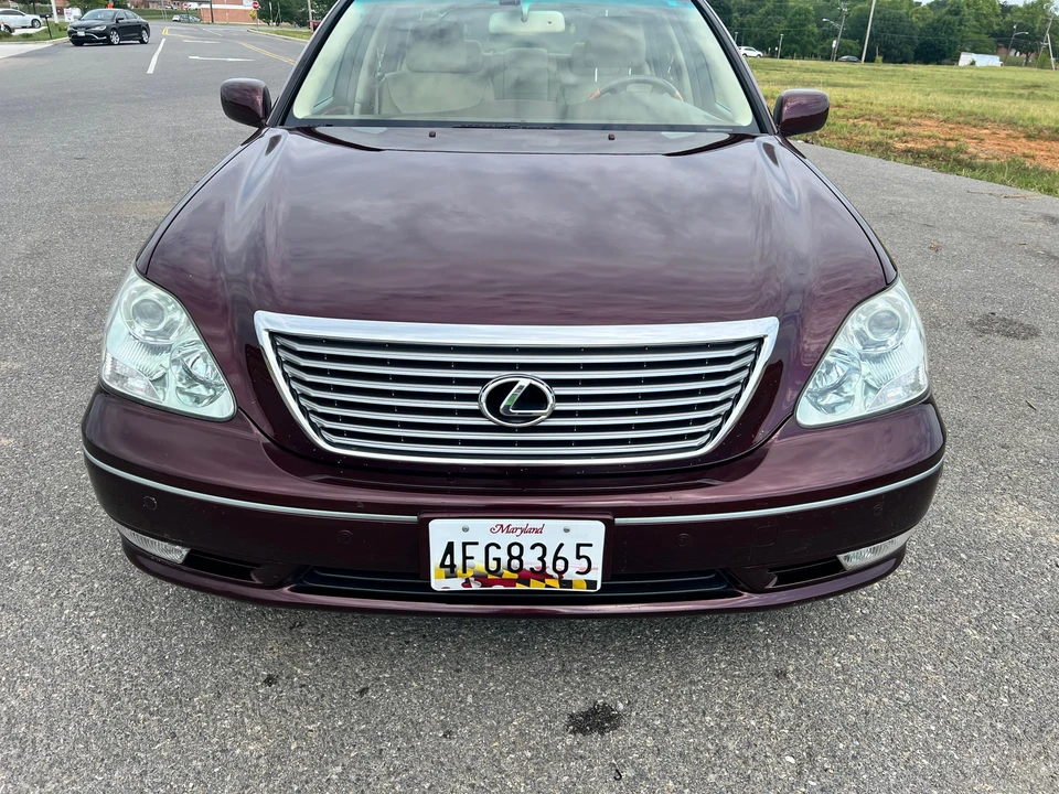 2005 Lexus LS 3rd Gen - Image 8 of 31