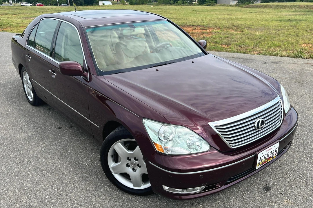 2005 Lexus LS 3rd Gen - Image 3 of 31